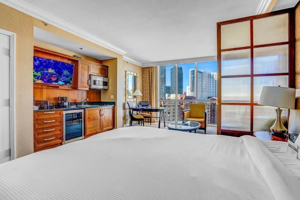 8th Flr Mgm Signature Studio, Strip View, No Fee