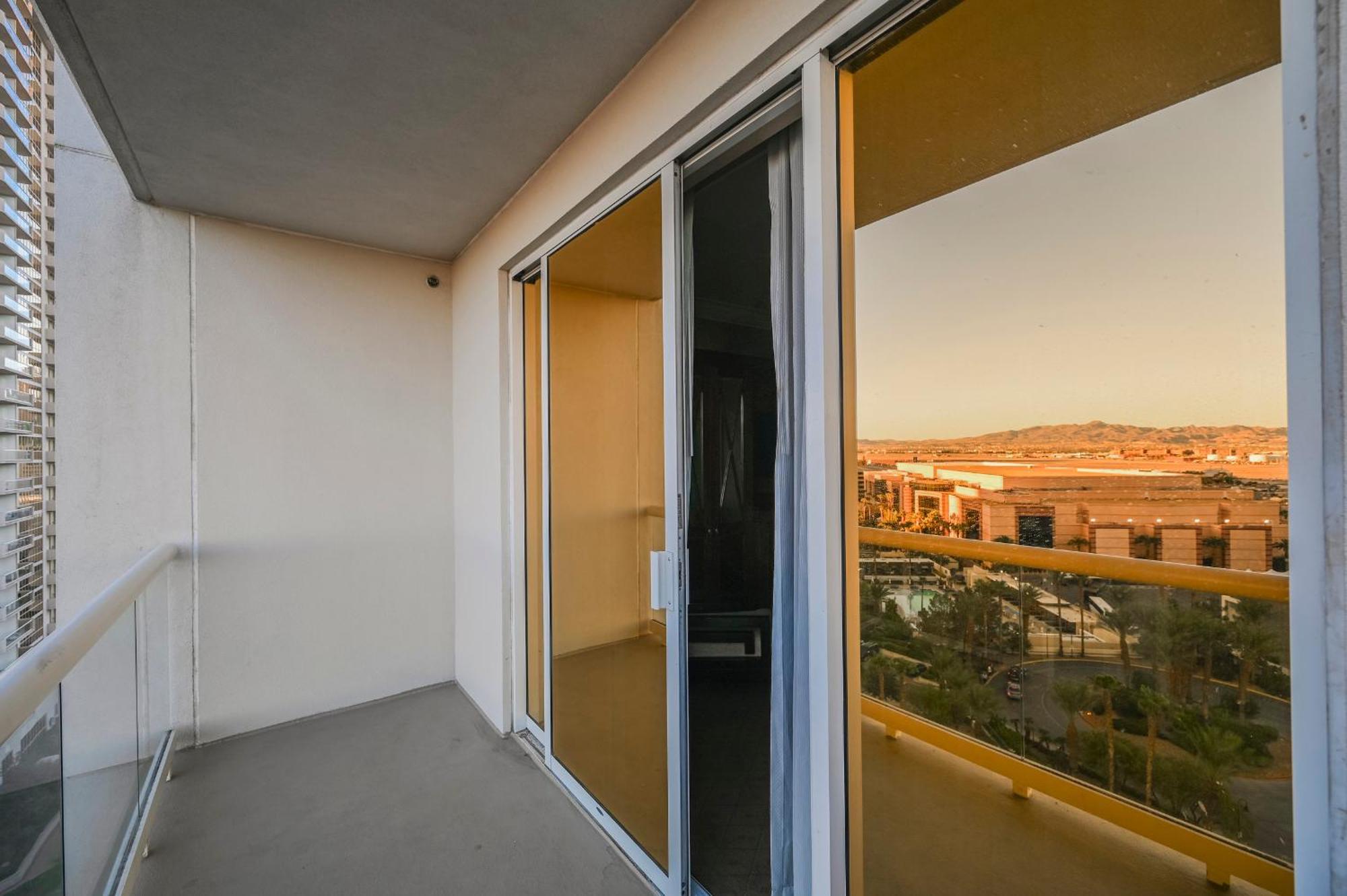 Stripviewsuites At Signature Aparthotel Las Vegas