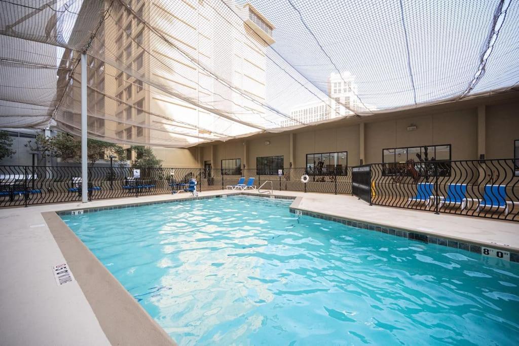 Together - Penthouse - 2 Bed & 2 Bath Apartment Las Vegas
