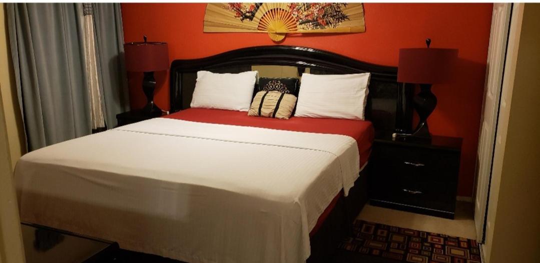 Vegas Sunrise, Habitacion#1 *