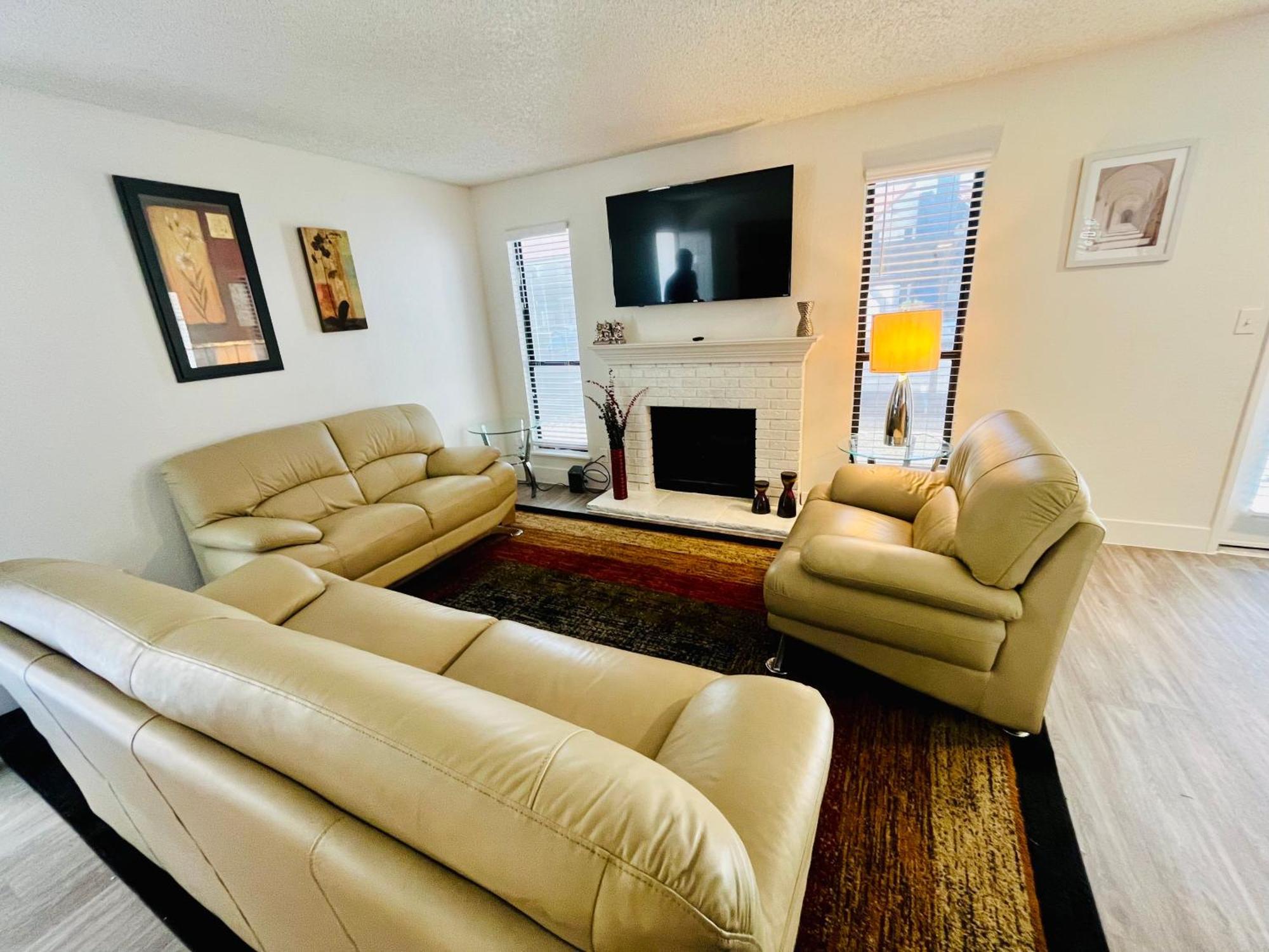 Cute 2 Bedroom 2 Bath 2 Mile Strip5 Apartment Las Vegas