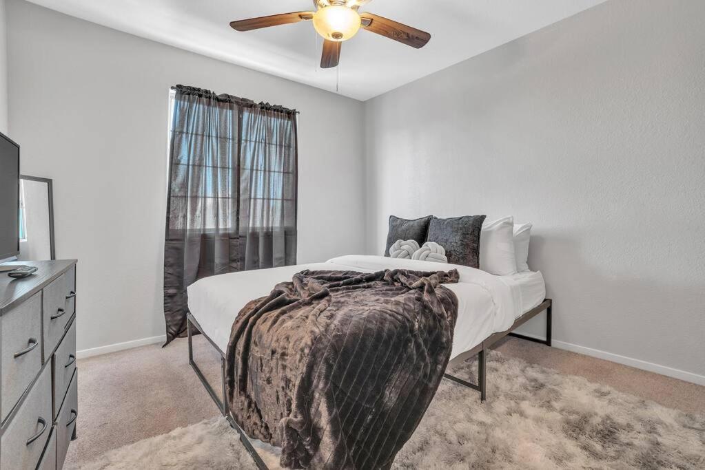 Spacious 4 Bedroom 3 Bath House Apartment Las Vegas