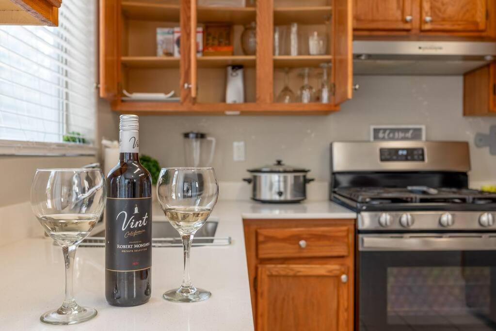 Spacious 4 Bedroom 3 Bath House Apartment Las Vegas