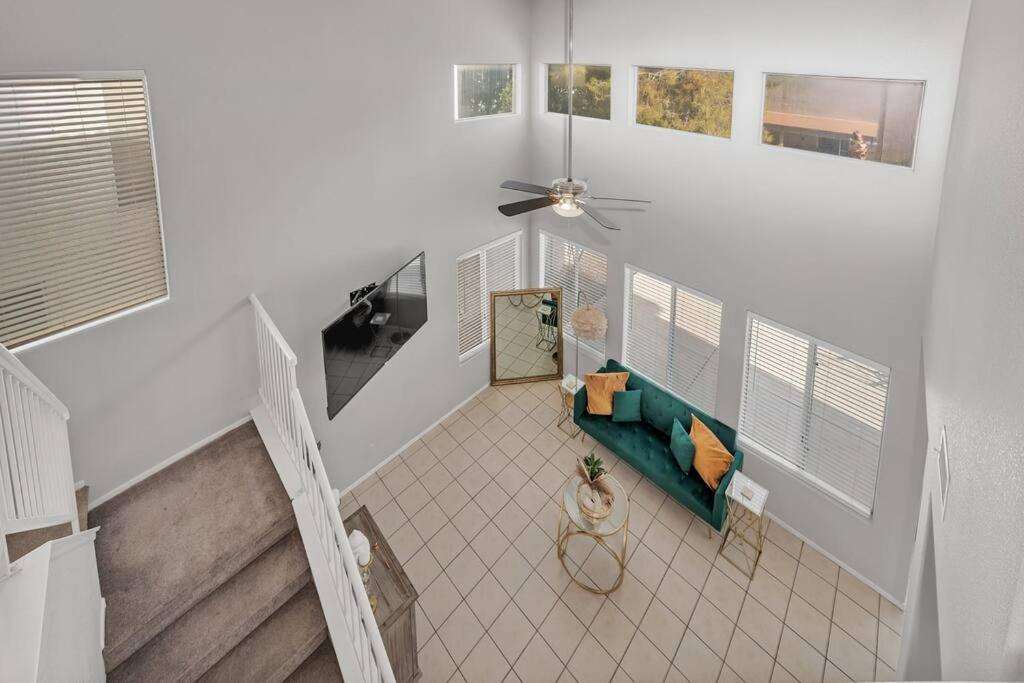 Spacious 4 Bedroom 3 Bath House Las Vegas