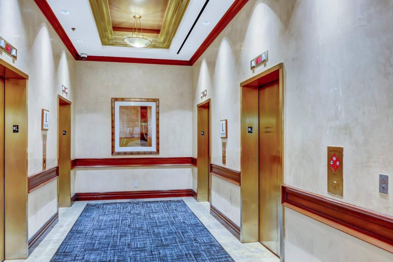 Luxury Mgm With Pool Gym And Jacuzzi Bathtub Apartment
