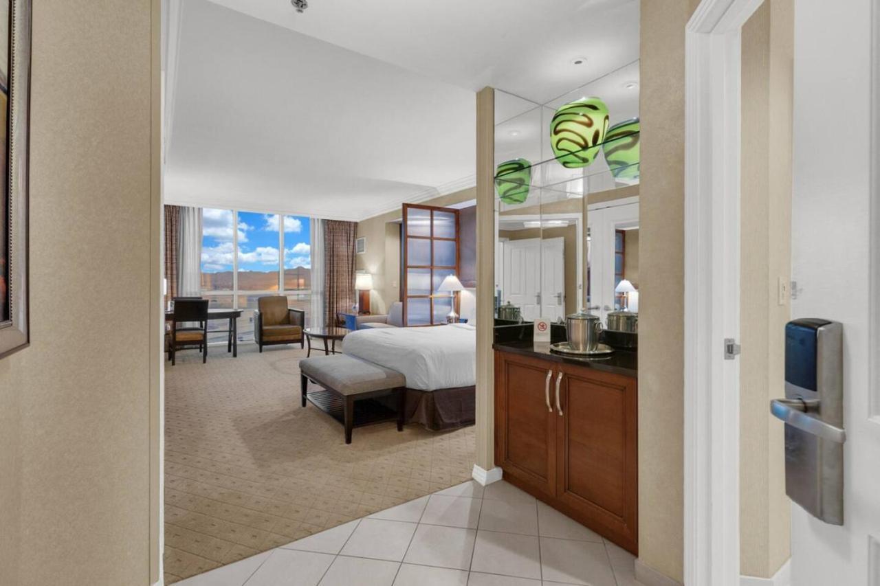 Apartment Luxury Mgm With Pool Gym And Jacuzzi Bathtub
