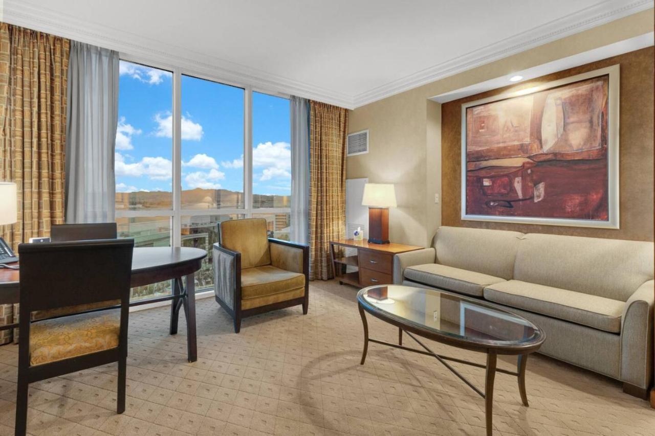 Luxury Mgm With Pool Gym And Jacuzzi Bathtub * Las Vegas