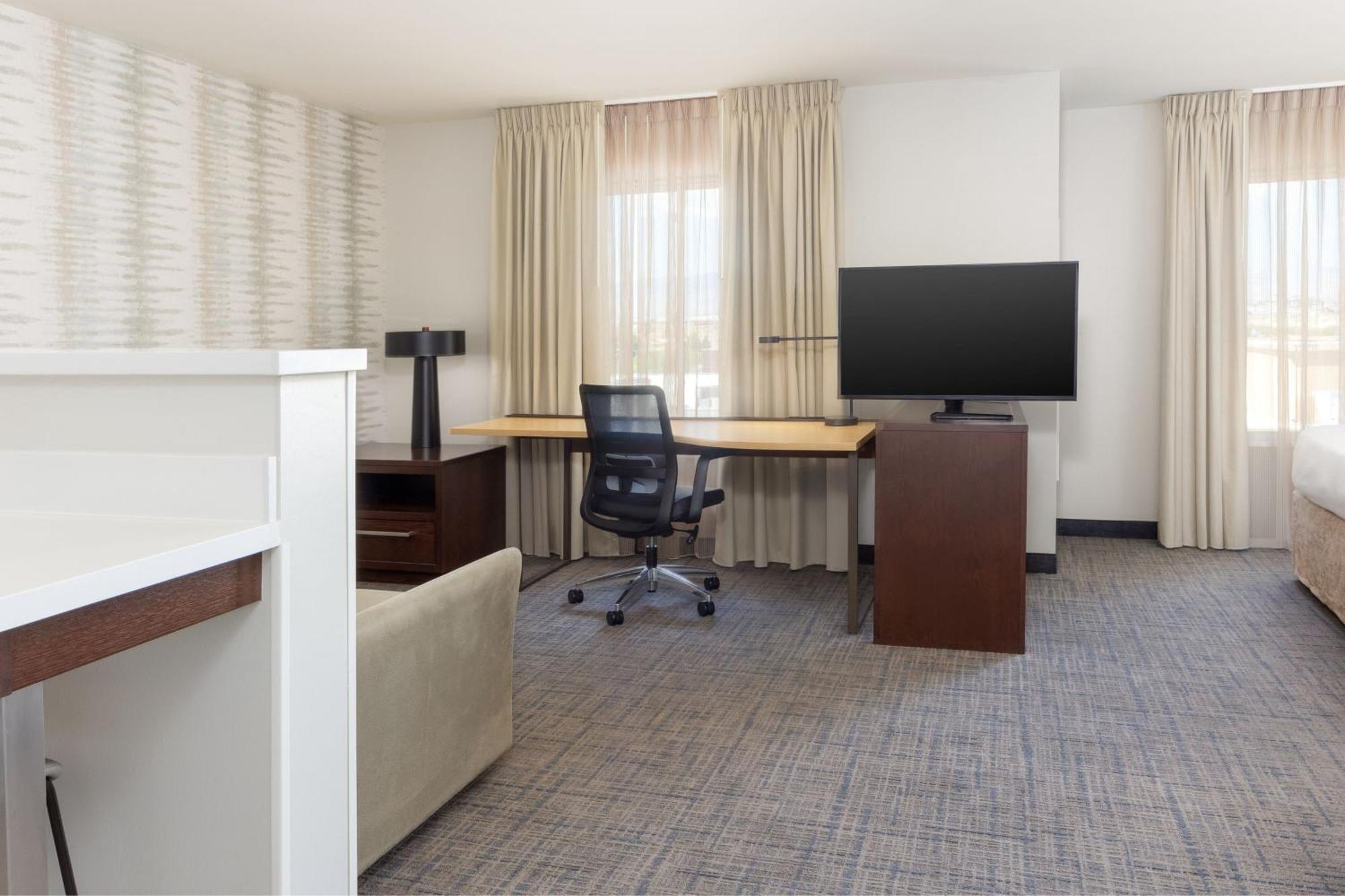 By Marriott Vegas Airport Hotel 3*