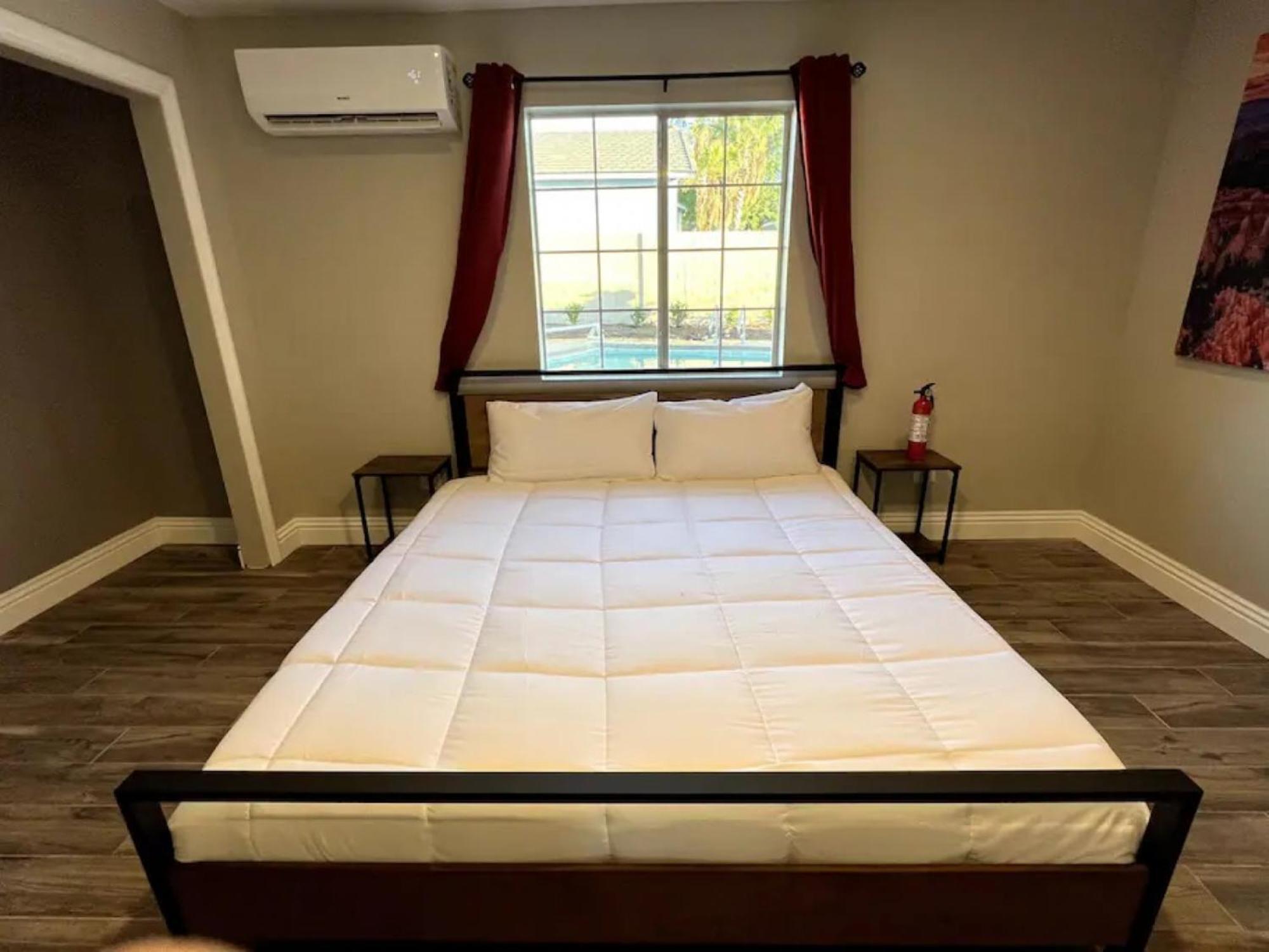 Lux Private - Pool, Billiards, 8 Smart Tvs, Board Games, Cotton Bedding - The Stone Sanctuary At Mccullough Hills Trailhead Las Vegas
