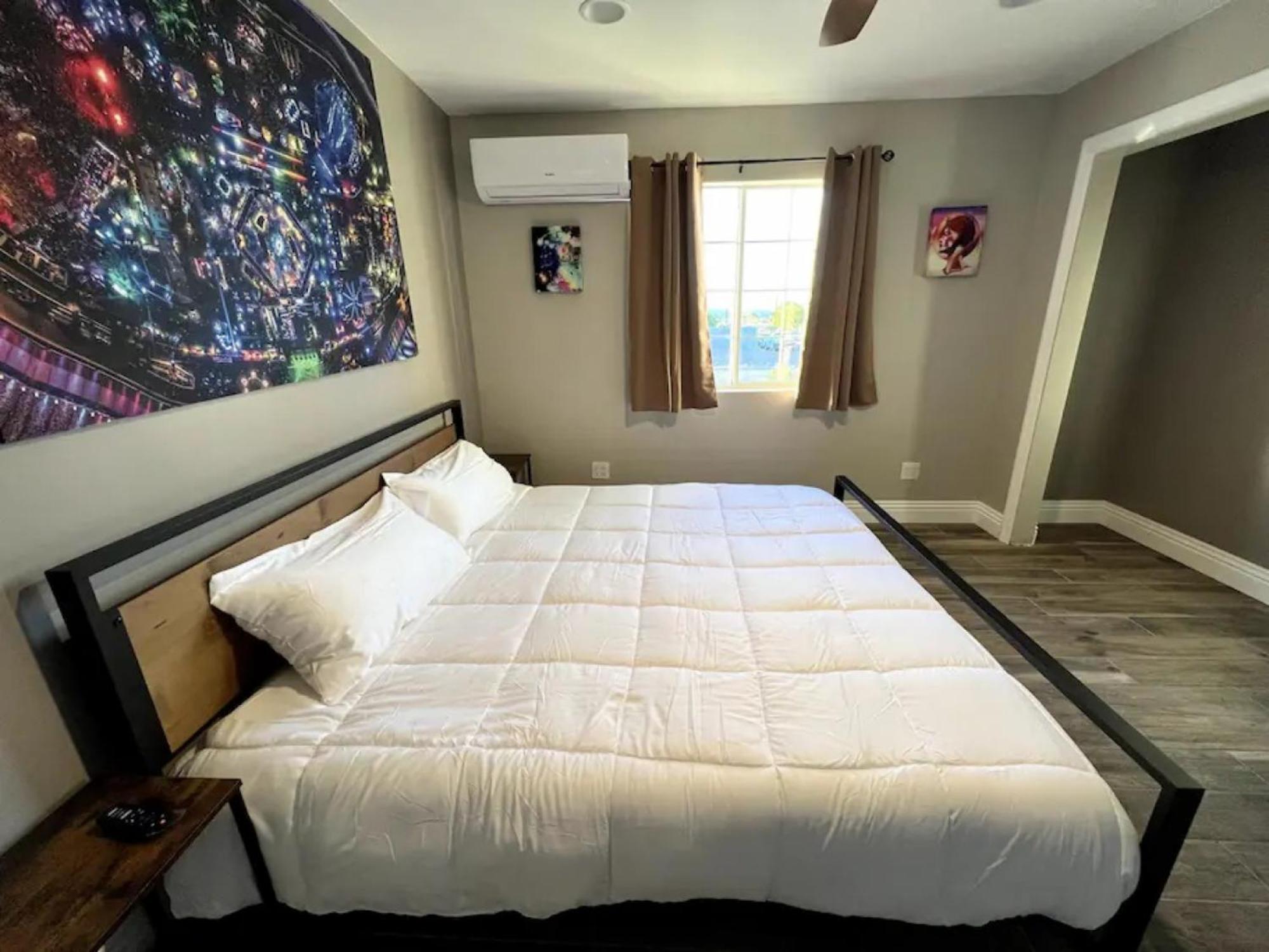 Lux Private - Pool, Billiards, 8 Smart Tvs, Board Games, Cotton Bedding - The Stone Sanctuary At Mccullough Hills Trailhead Las Vegas