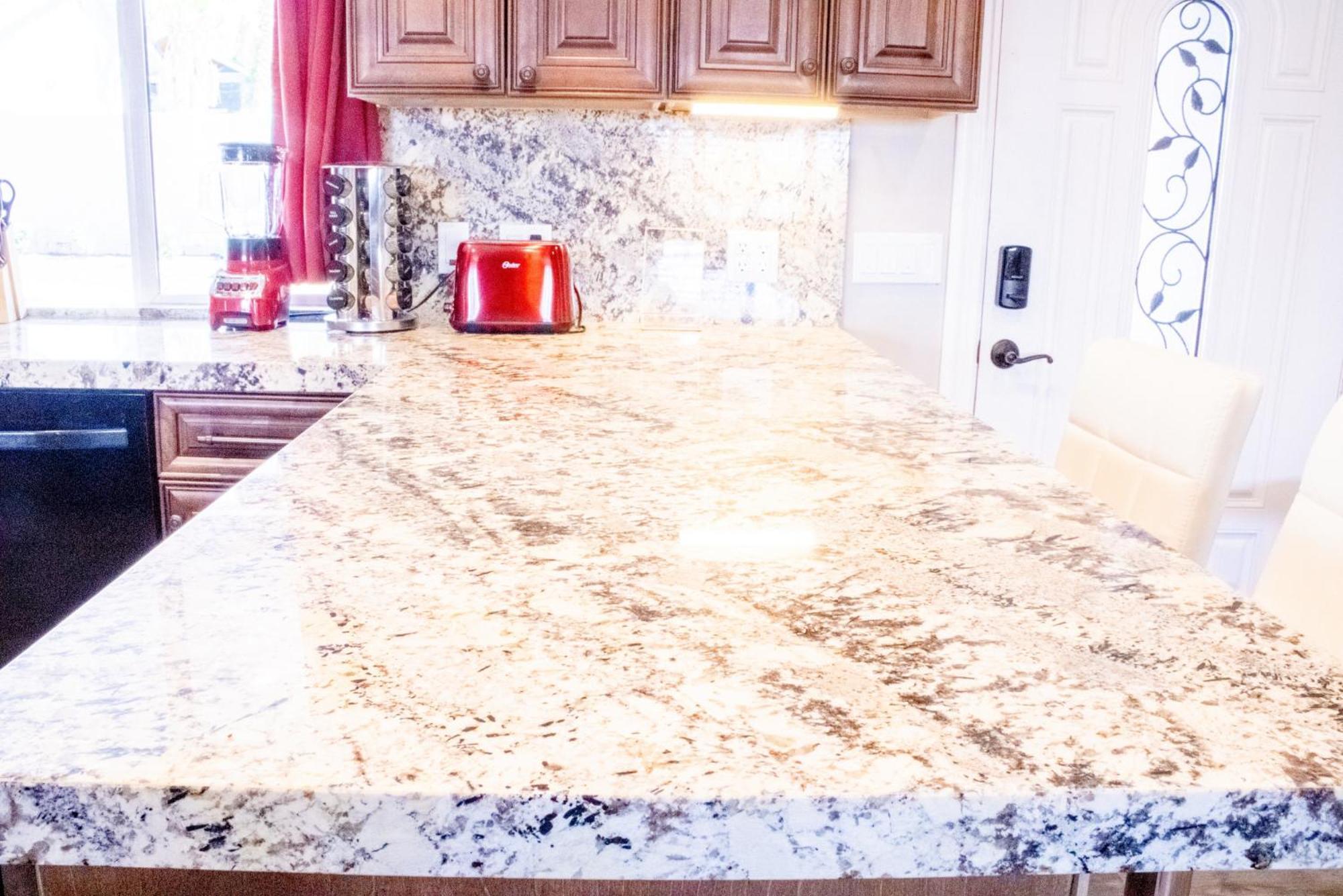Lux Private - Pool, Billiards, 8 Smart Tvs, Board Games, Cotton Bedding - The Stone Sanctuary At Mccullough Hills Trailhead