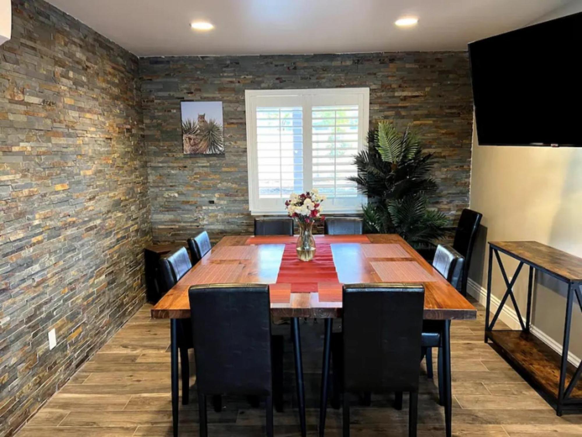 Holiday home Lux Private - Pool, Billiards, 8 Smart Tvs, Board Games, Cotton Bedding - The Stone Sanctuary At Mccullough Hills Trailhead Las Vegas