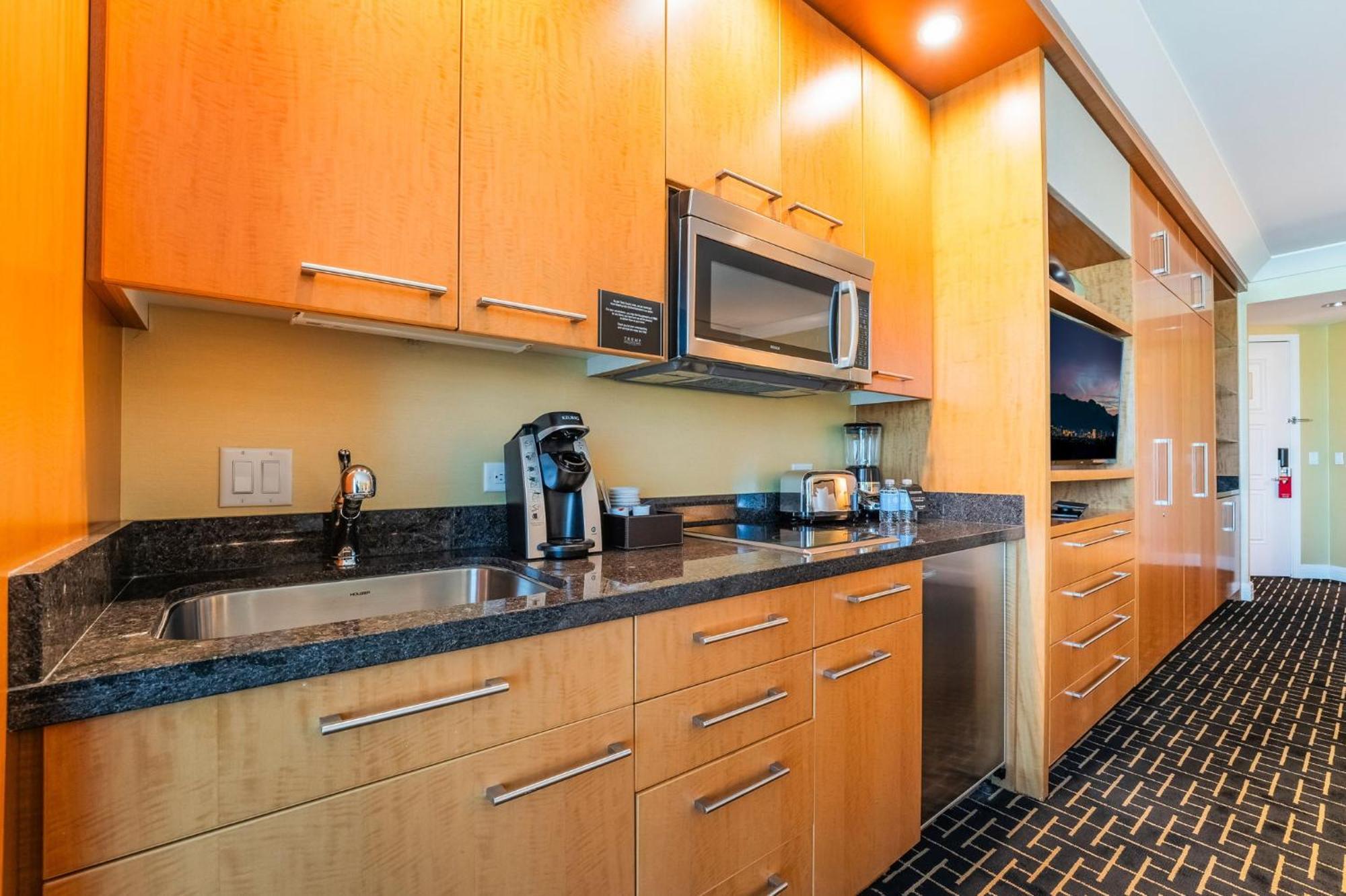 Five Star Trump No And Cleaning Fees