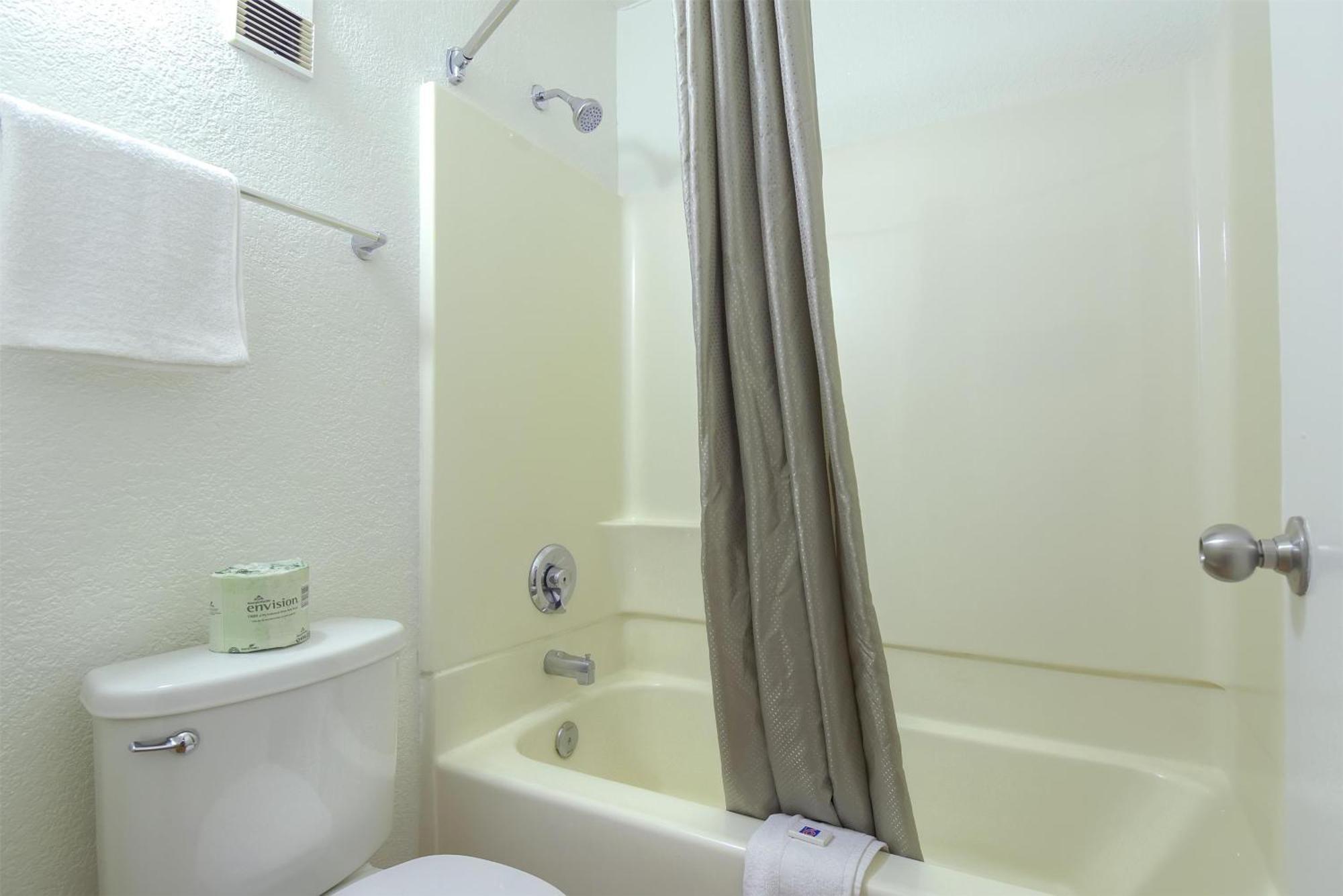 6 Vegas, Nv - I-15 Stadium Hotel 2*