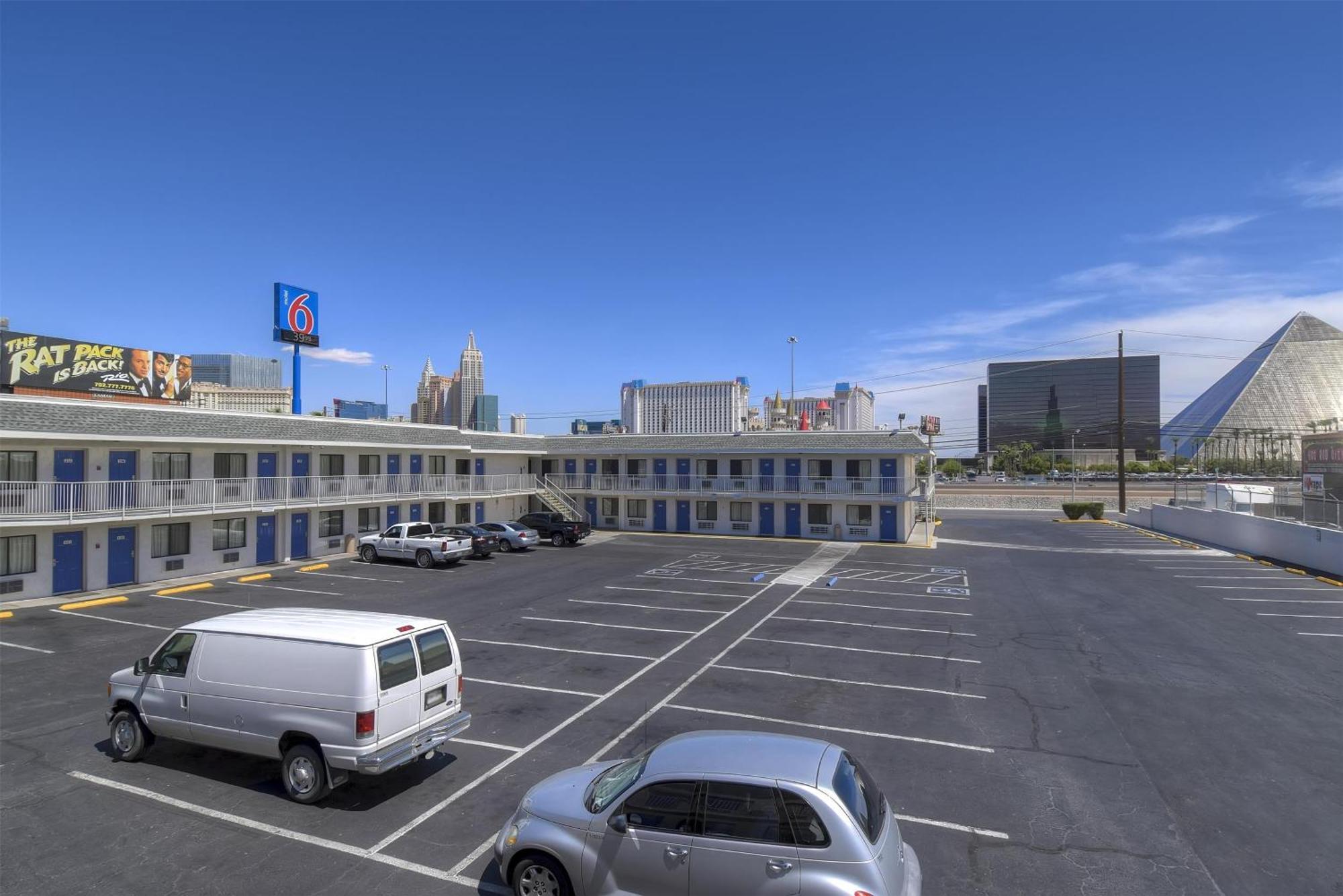 6 Vegas, Nv - I-15 Stadium Hotel