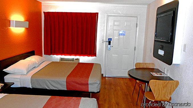 6 Vegas, Nv - I-15 Stadium Hotel 2*