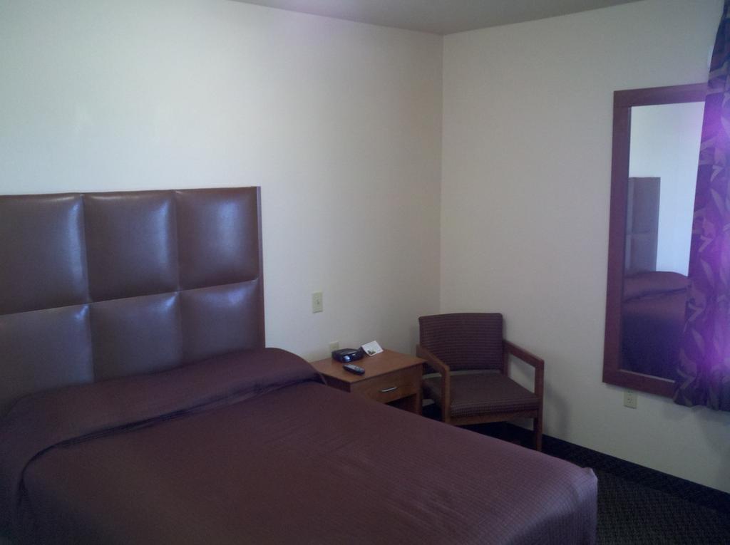 Howard Johnson Vegas / Near Nellis Afb