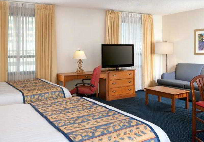 By Marriott Hughes Center Hotel 3*