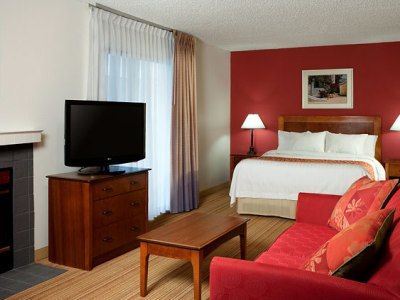 Hotel By Marriott Convention Center 3*