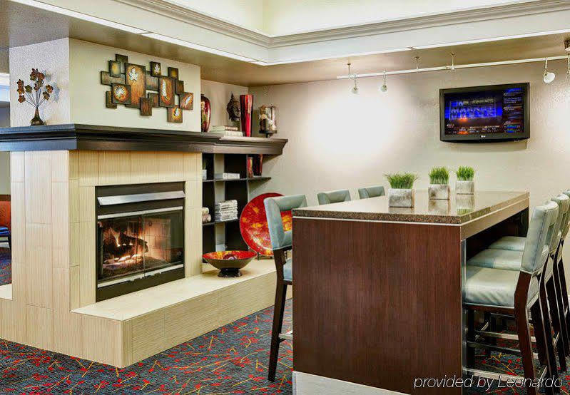 Hotel By Marriott Convention Center 3*