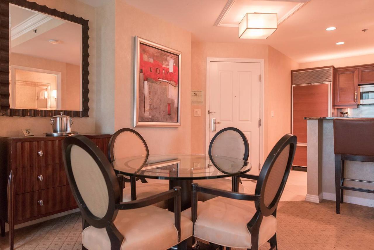 Aparthotel True 1br Balcony With Strip View At Mgm Signature