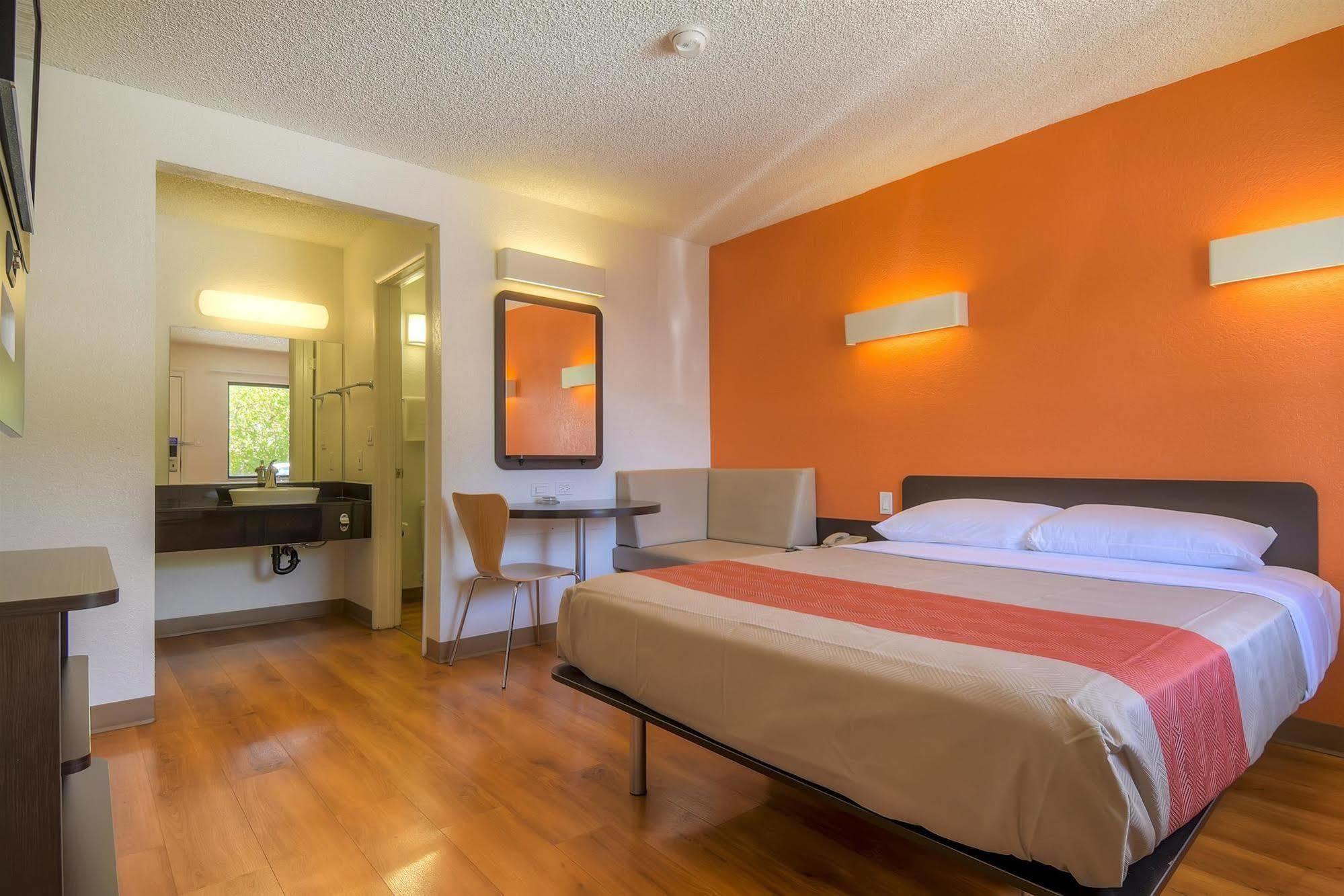 Hotel 6 Vegas, Nv - I-15 Stadium 2*
