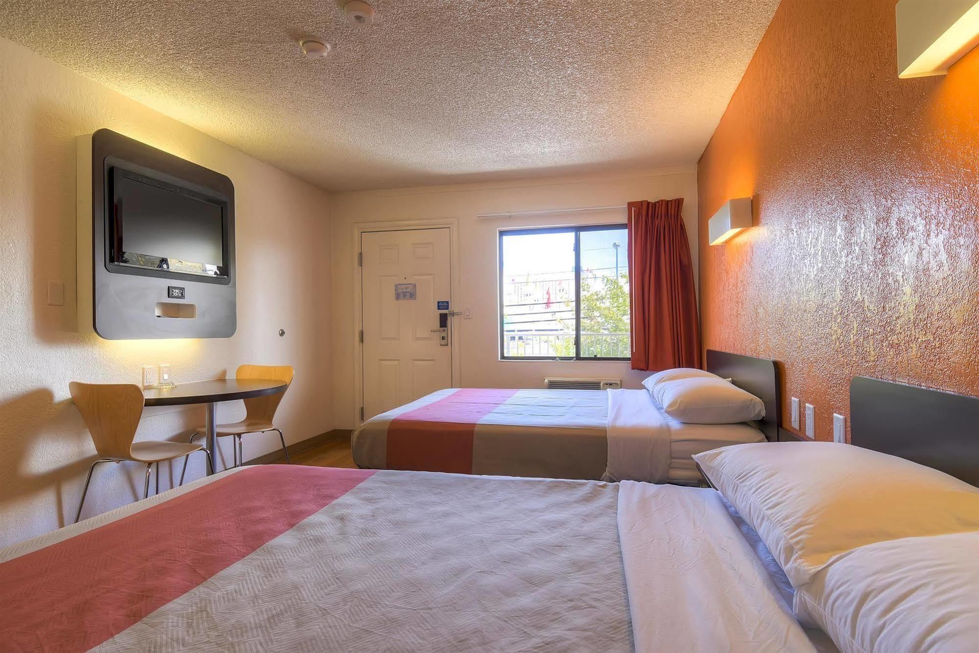 6 Vegas, Nv - I-15 Stadium Hotel Las Vegas