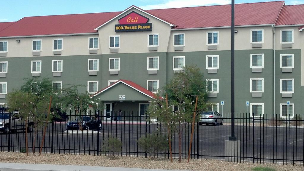 Hotel Howard Johnson Vegas / Near Nellis Afb 3*