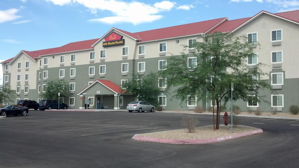Howard Johnson Vegas / Near Nellis Afb