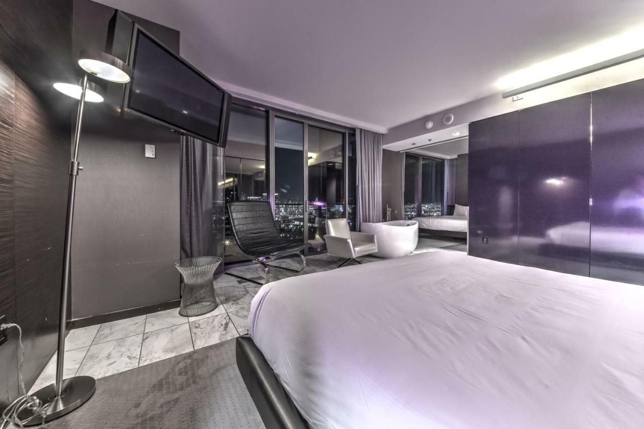 Palms Place Stripview With Open Balcony -33 4*