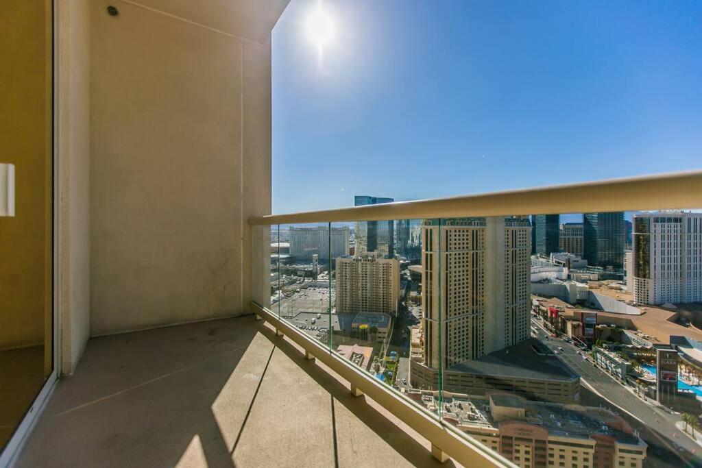 Mgm Signature - Strip View With Large Balcony - No Fees - Free Valet - 2917 Holiday home *