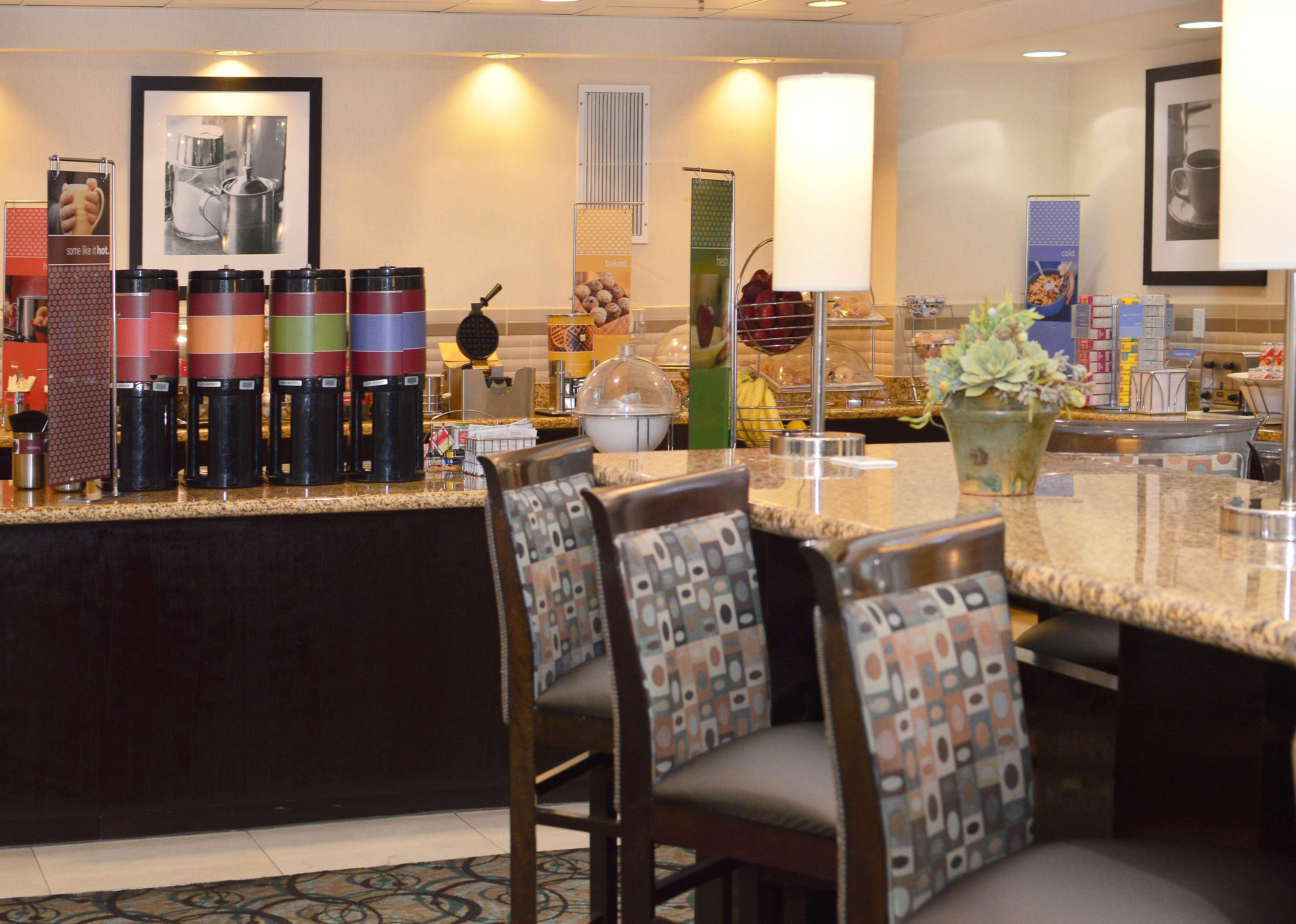Hampton & Airport Hotel