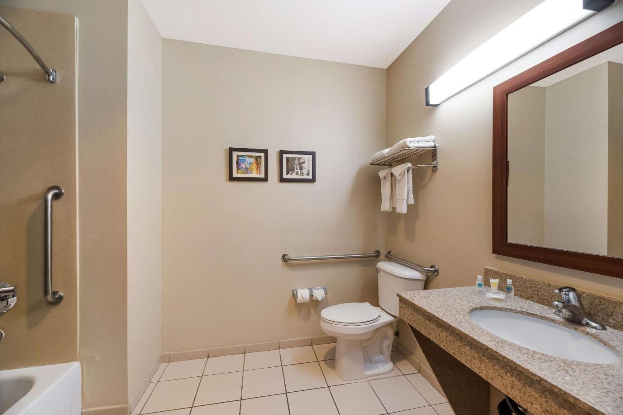Comfort & - Nellis Hotel Las Vegas