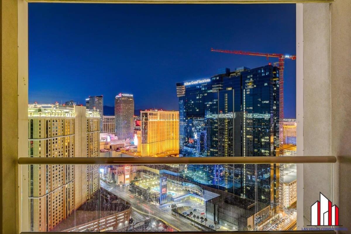 Mgm Signature-33-709 F1 Track & Strip View Balcony Holiday home
