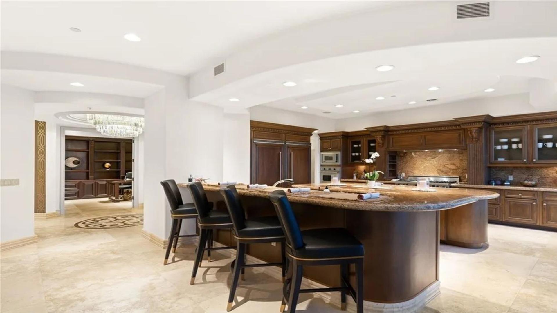 Three Bedroom Luxury With Private Express Elevator * Las Vegas