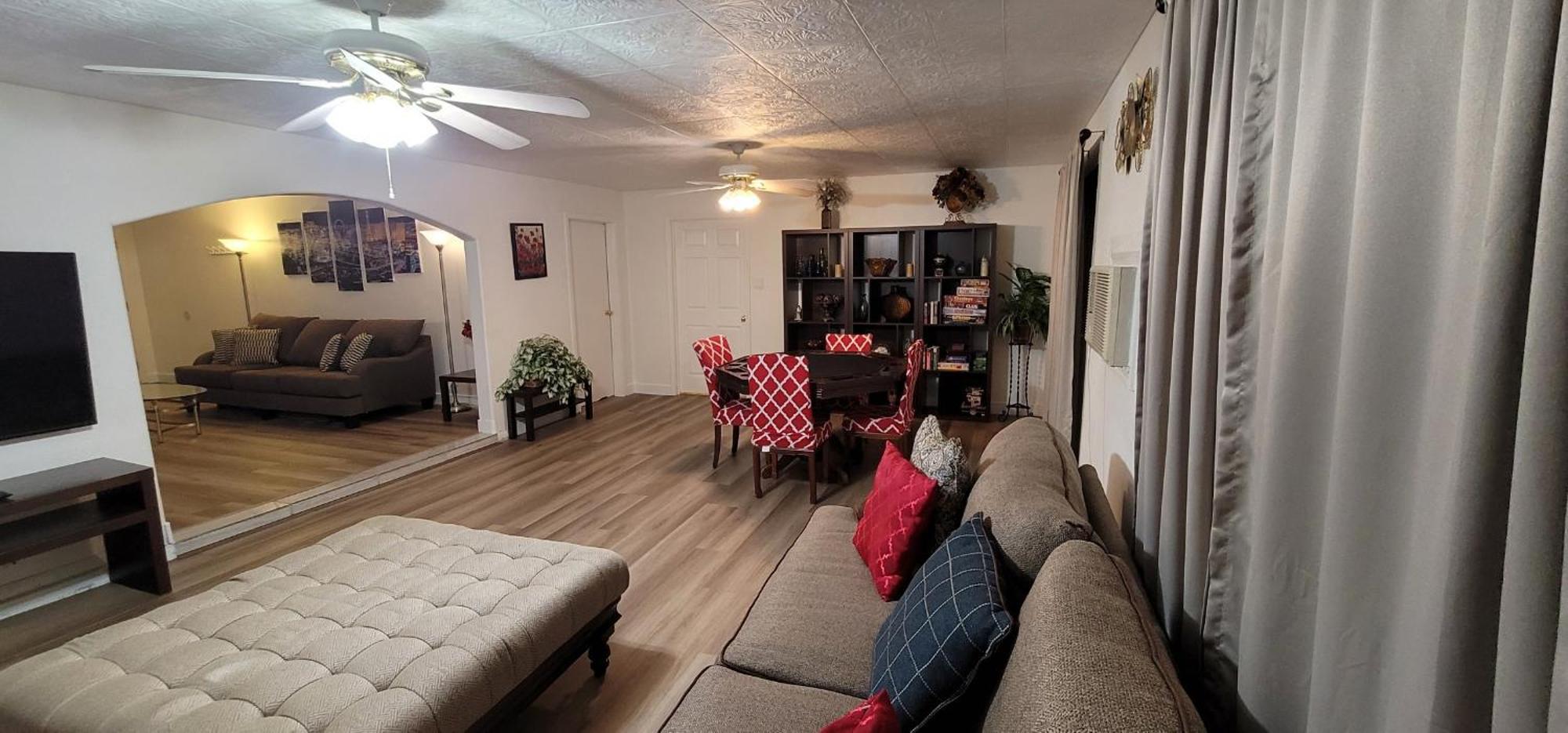 Holiday home Vacation 3.5 Mi To Strip/dt/outlt Up To 8 Gst