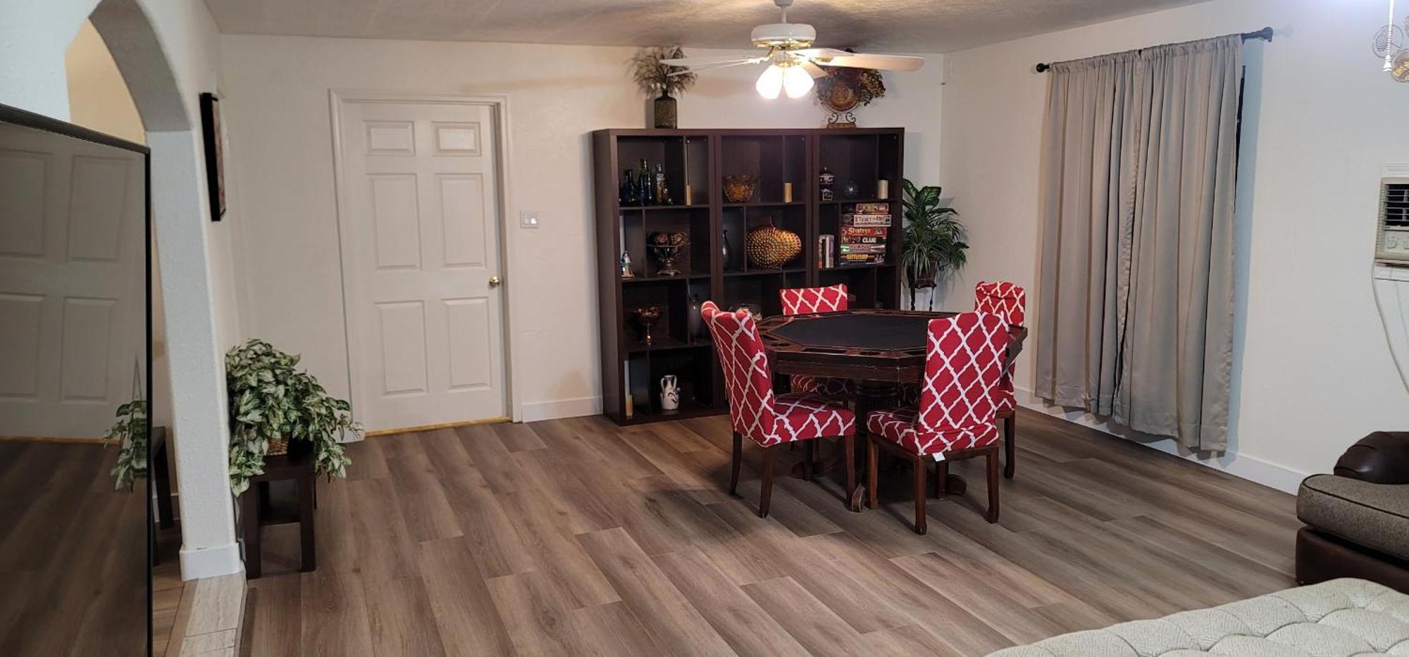 Vacation 3.5 Mi To Strip/dt/outlt Up To 8 Gst Holiday home *