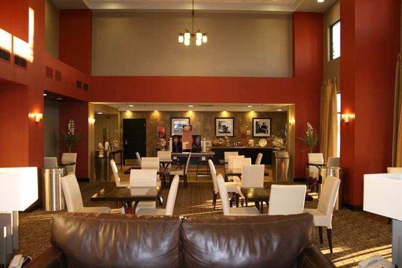 Hampton & Vegas South Hotel 3*