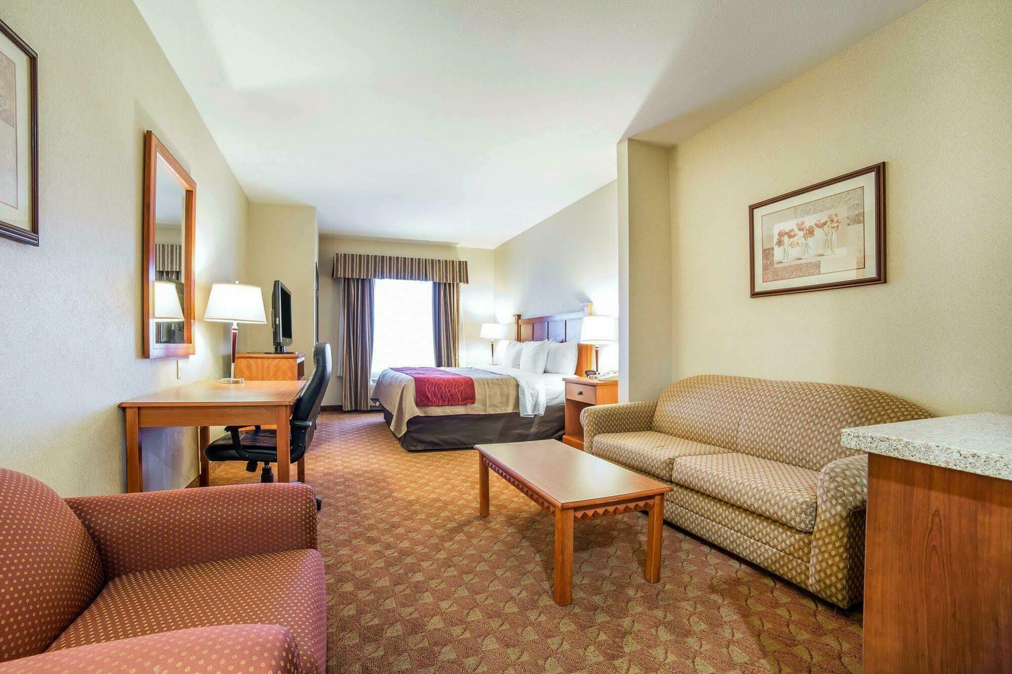Hotel Comfort & - Nellis