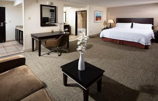 Hotel Hampton & Vegas South 3*