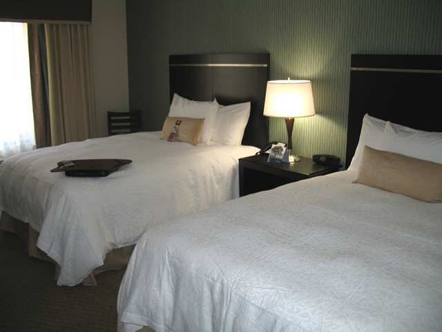 Hotel Hampton & Airport 3*