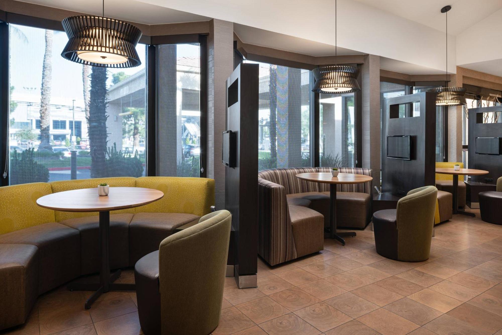 Courtyard By Marriott Convention Center Hotel
