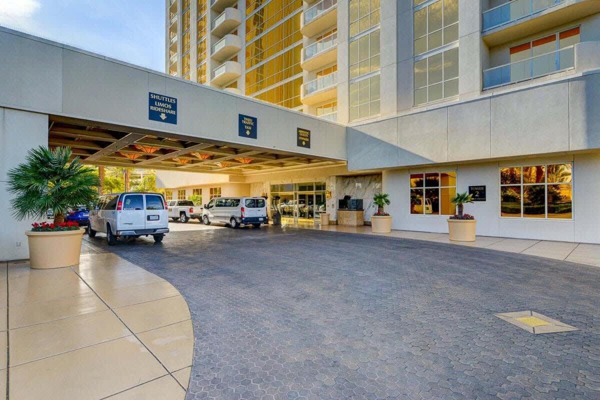 Mgm Signature-18-701 1br2ba Strip View Balcony *