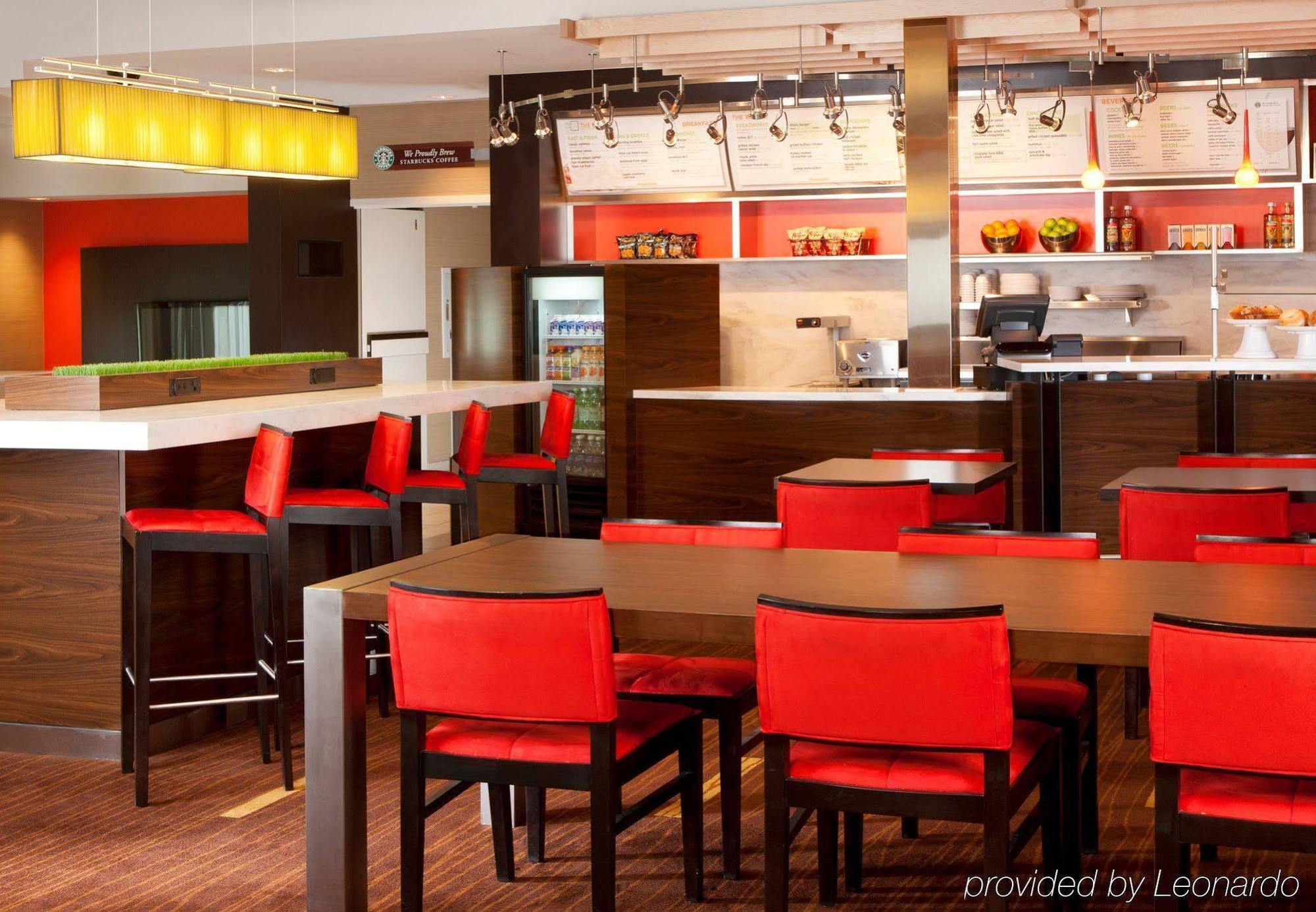 Courtyard By Marriott Convention Center Hotel